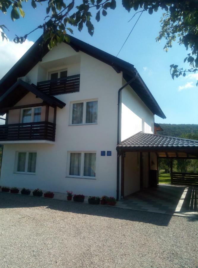 Apartments Paradise Licko Petrovo Selo Ngoại thất bức ảnh